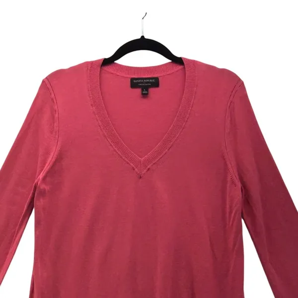 Banana Republic Sweater‎ Coral Large - Image 3