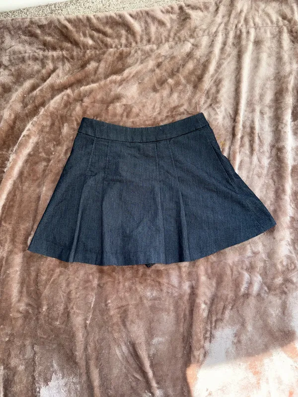 Zara Mini Skirt - Image 2