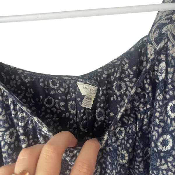 Lucky Brand Women's Size‎ Medium Blue Boho Floral Soft Modal 3/4 Sleeve Blouse - Image 4