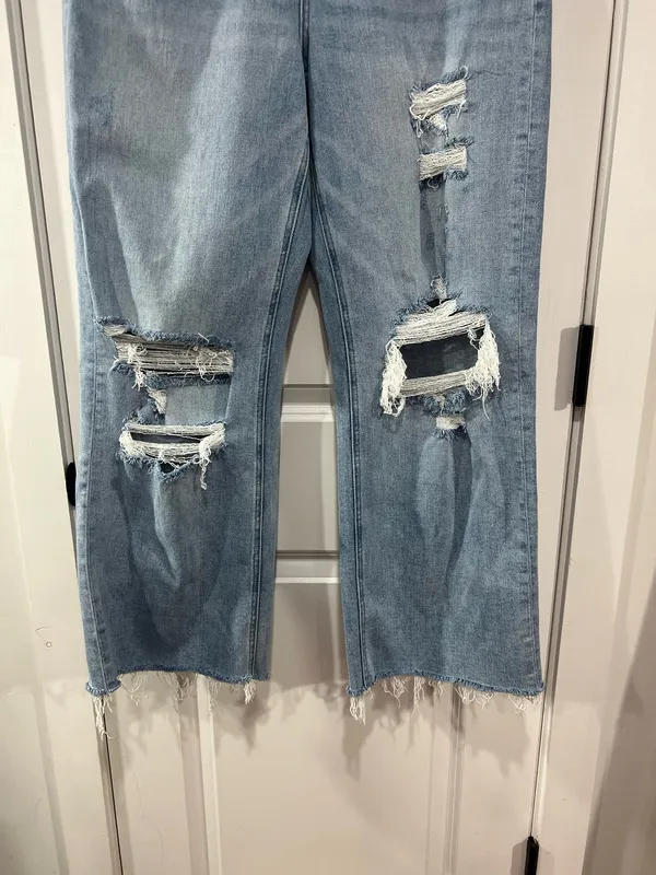 Vervet High Rise light wash, distressed Jeans - Image 5
