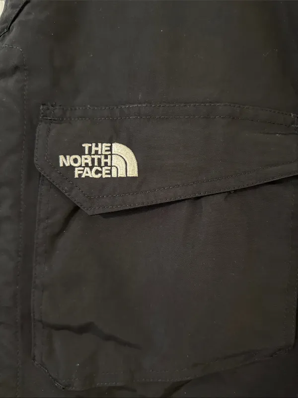 The North Face Black Ski Snow Pants size SP inseam 30” lots of pockets - Image 3