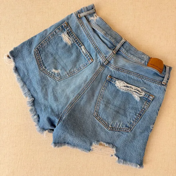 American Eagle Highest Rise 90s Boyfriend Cutoff Shorts Light Wash Distressed 4 - Image 3