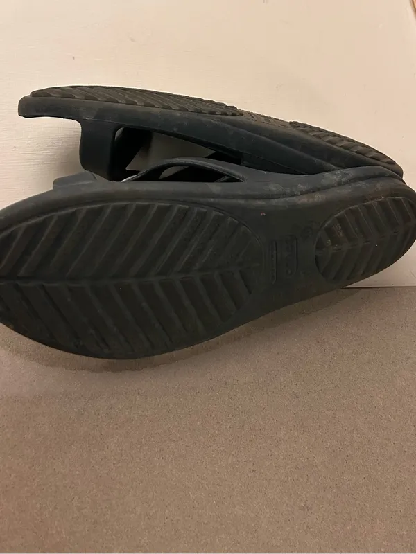 CROCS Black Slip-On Thong Sandals with Silver Accent 11 W - Image 4