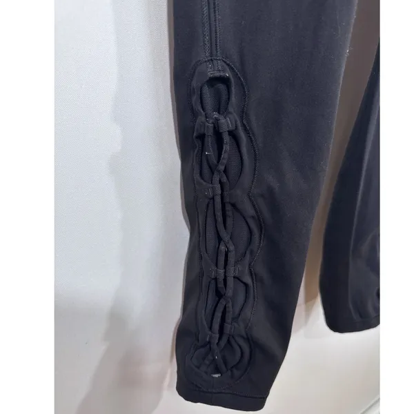 Lululemon Black Lace Up Mesh Hem High Rise 7/8 Leggings Women's Size 8 Yoga Gym - Image 2