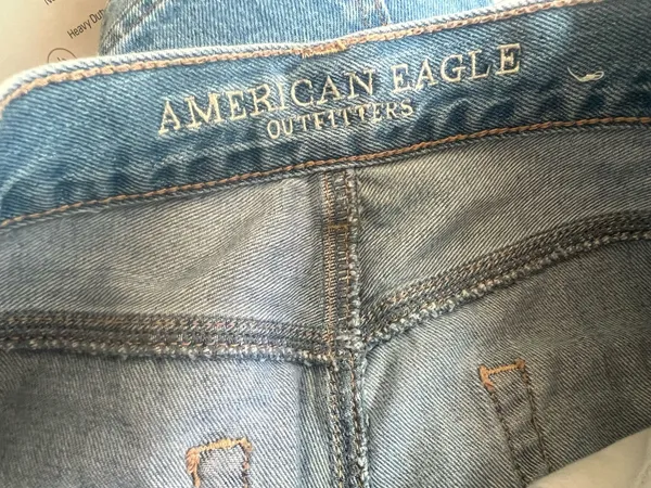 American Eagle Mom Jeans Ripped - Image 5