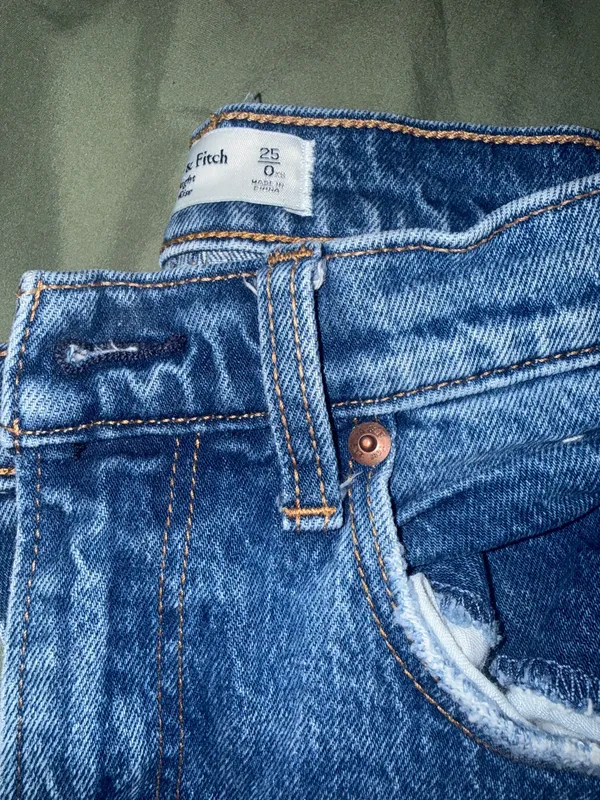 90s Abercrombie High-Rise Straight - Image 3