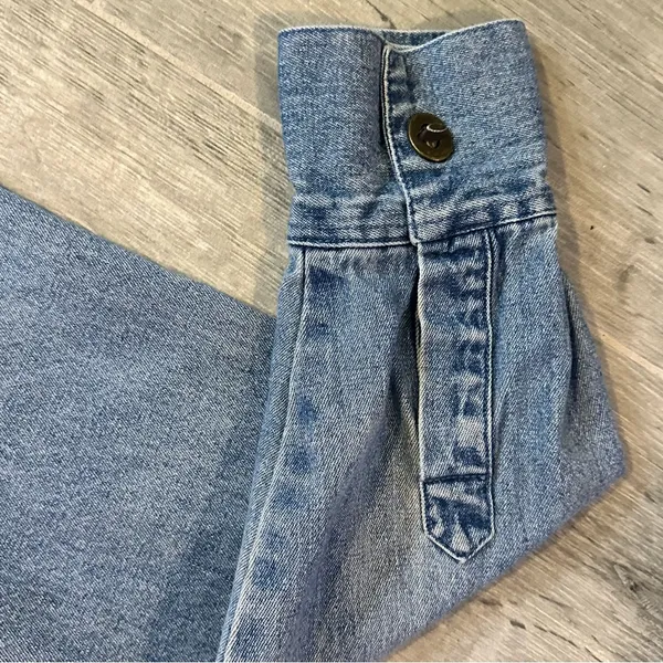 Denim & Co. Button-Up Denim Shirt Medium Cotton Blend Classic Western Retro - Image 5