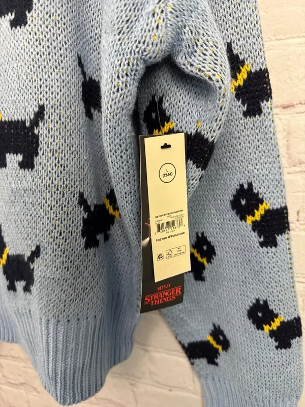 Stranger things no boundaries large light blue sweater new novelty dog print - Image 4