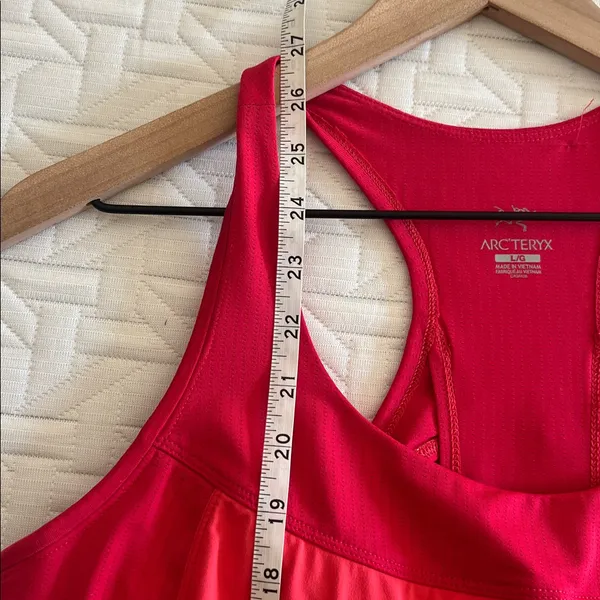 Arc'teryx Womens Tank Top Built in Sports Bra Athleisure Racerback Gym Large - Image 8