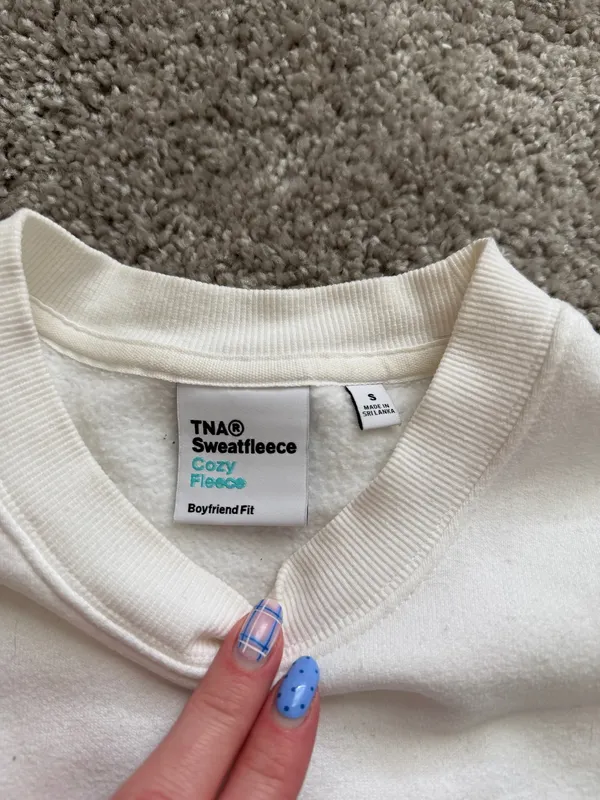 Aritzia TNA Boyfriend Cozy Fleece Crewneck - Image 2