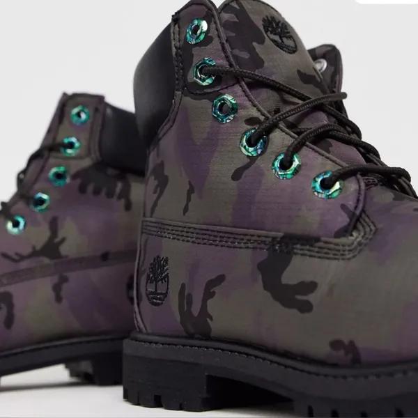 Timberland 6 “ iridescent waterproof boot in black camo matte leather Camo Boots - Image 2