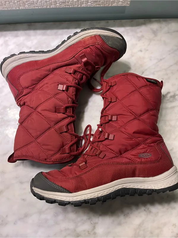 Keen Red Quilted Lace-Up Boot with Black Fleece Lining - Image 7