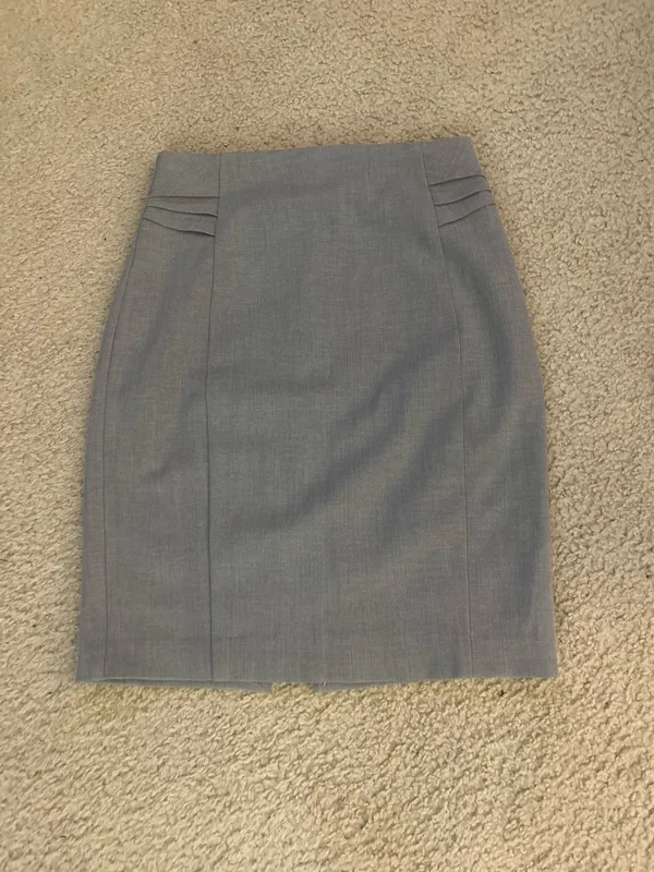 Express Suit with Skirt  - Image 3