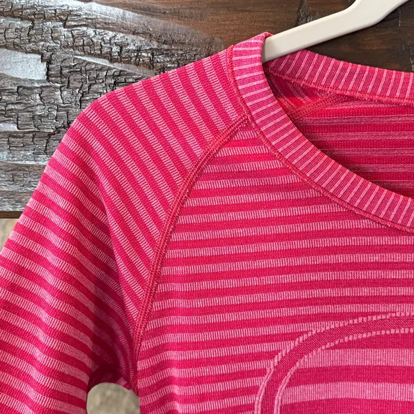 Lululemon Swiftly Tech Long Sleeve Crewneck Top - Image 4