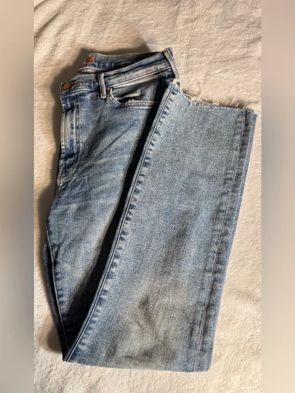 MOTHER The Rascal Ankle Fray Denim jeans size 30 - Image 6