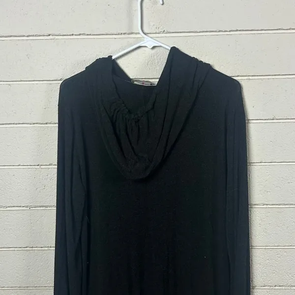 Brandy Melville Black Layla Hoodie Tee one size - Image 6