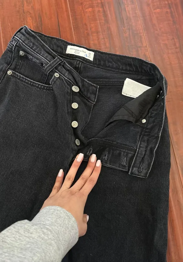 Abercrombie Black Jeans - Image 4