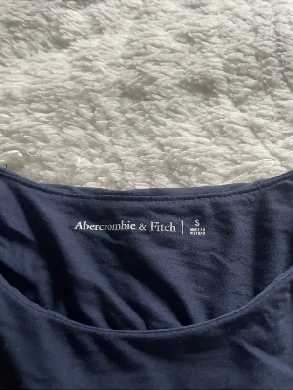 Abercrombie & Fitch Soft Matte Seamless Tuckable Baby Tee - Image 3
