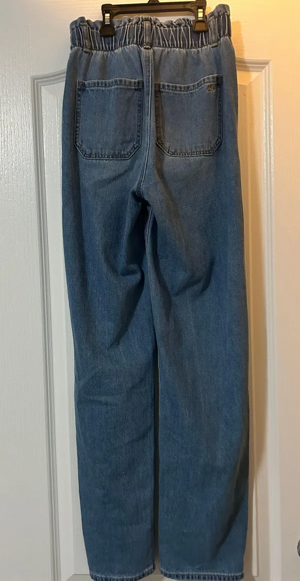 American Eagle Jeans - Image 2