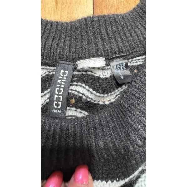 HM Divided Black White Cropped Sweater Womens Oversized Knit‎ Best Fits Small - Image 2