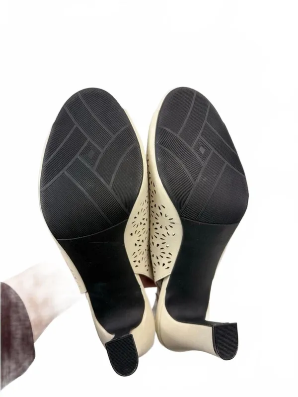 Beautiful NWTs Masseys Women’s Heels Size 10W - Image 5