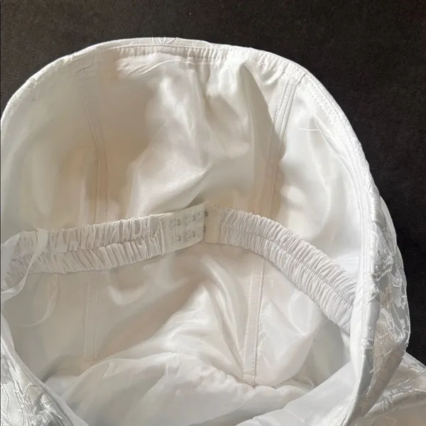 Women’s White Floral Strapless Prom Formal Dress Zip & Corset Back Size 2/4 NWOT - Image 12