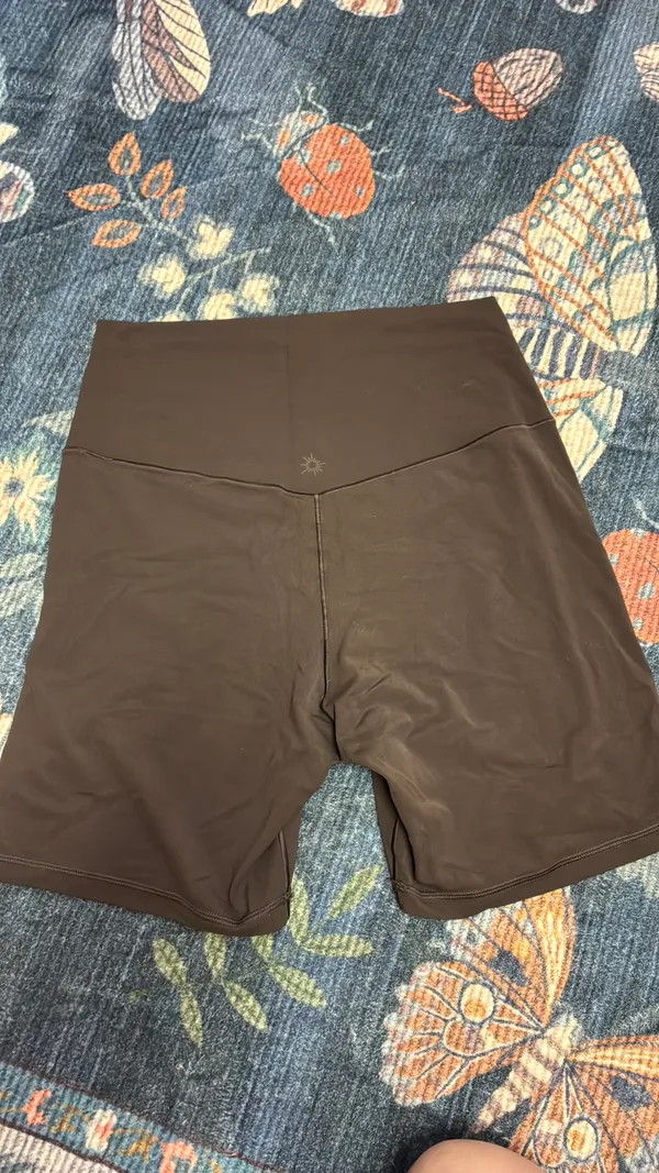 Offline by Aerie bike shorts - Image 4