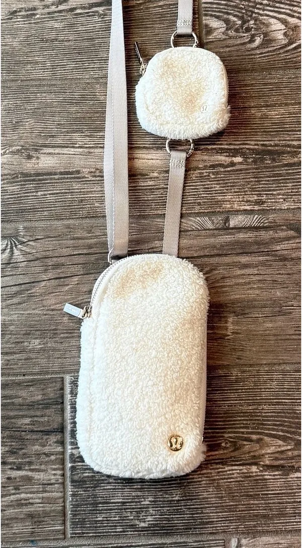 Lululemon Sherpa Modular Phone Crossbody Bag with Coin Pouch - Image 2