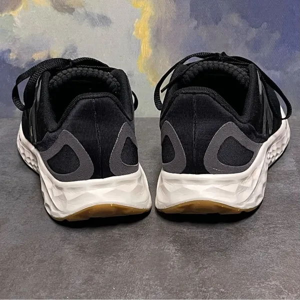 New Balance Fresh Foam Arishi V4 Women's Black Running Shoes Size 8.5B - Image 8
