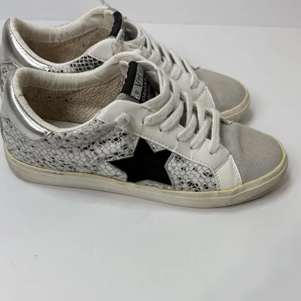Vintage Havana White and Black Star Sneakers - Image 5