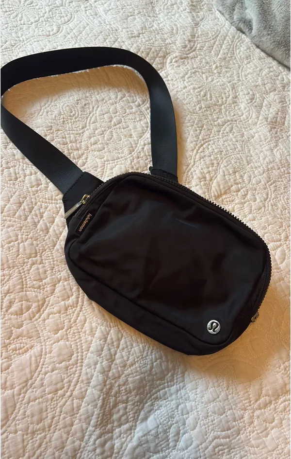 Lululemon Belt Bag - Image 2