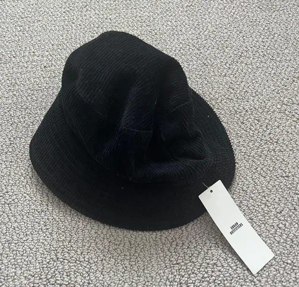 Urban Outfitters bucket hat - Image 2