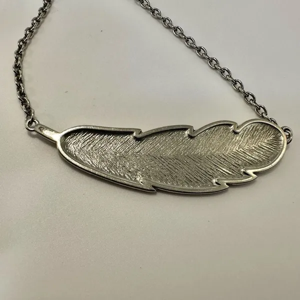 Silver tone feather pendant necklace - Image 5