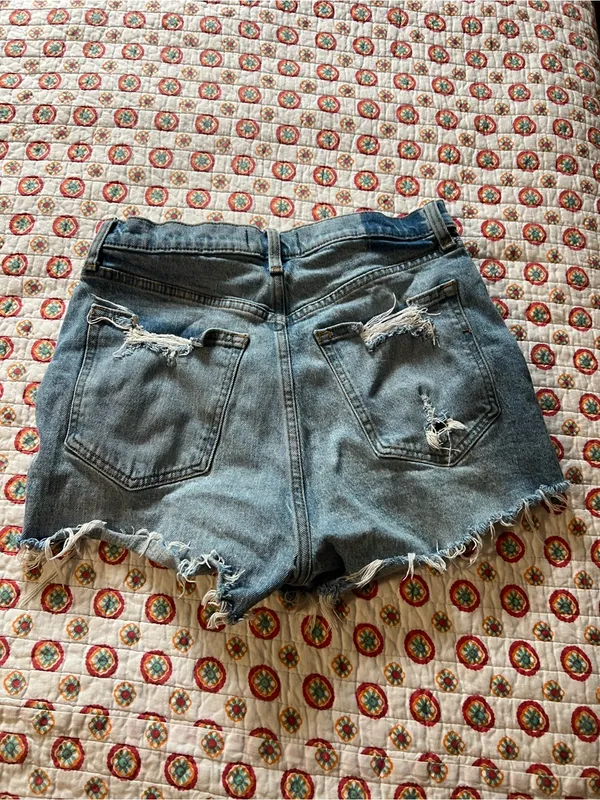 Abercrombie & Fitch High Rise Mom Jean Shorts size 8 / 29 - Image 3