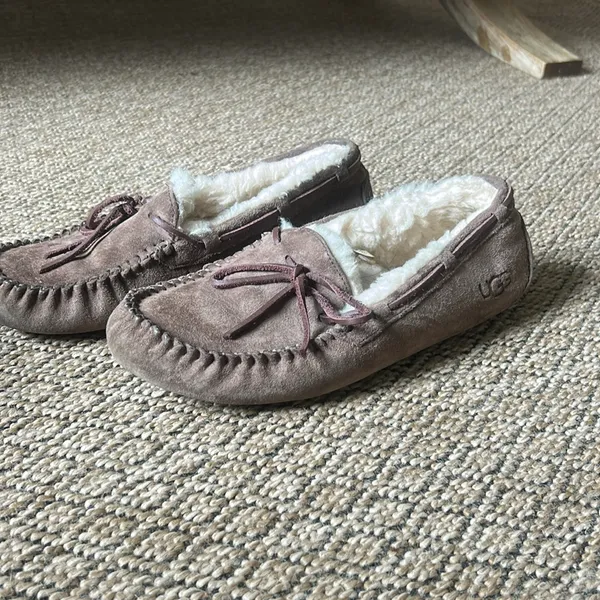 Ugg Chocolate Brown Moccasin Slippers Size 9 - Image 7