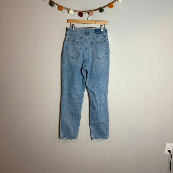 Abercrombie & Fitch Curve Love 90's Straight Ultra High Rise distressed jeans - Image 4