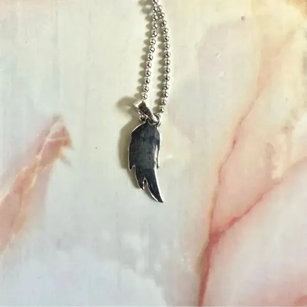 Silver tone half angel wing pendant necklace - Image 4