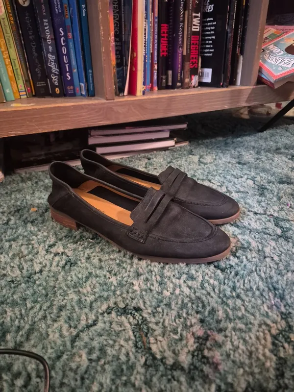 Lucky Brand Black Leather Loafers - Image 4