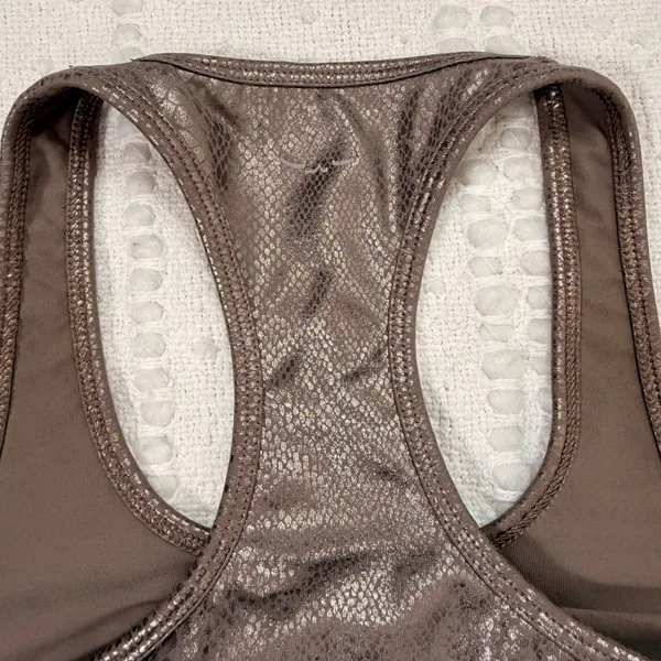 Beyond Yoga Womens Metallic Snakeskin Racerback‎ Crop Top Shelf Bra Bronze Small - Image 6