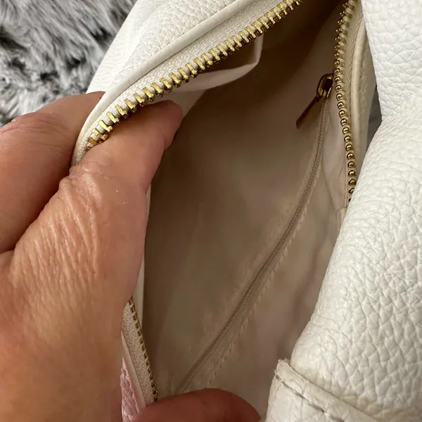 902 White fox white pebbled leather mini hobo bag with gold-tone - Image 3