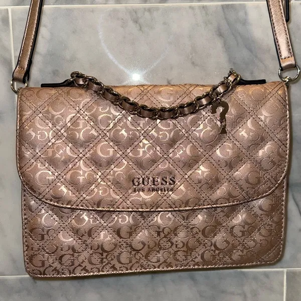 GUESS Women's Pink Shoulder Bag chain - Image 4