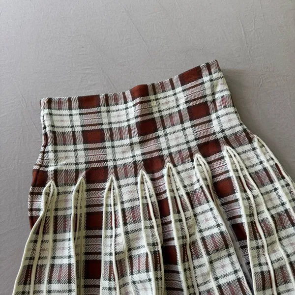 Apparalel Delta Plaid Knit Pleated Skirt - Image 4