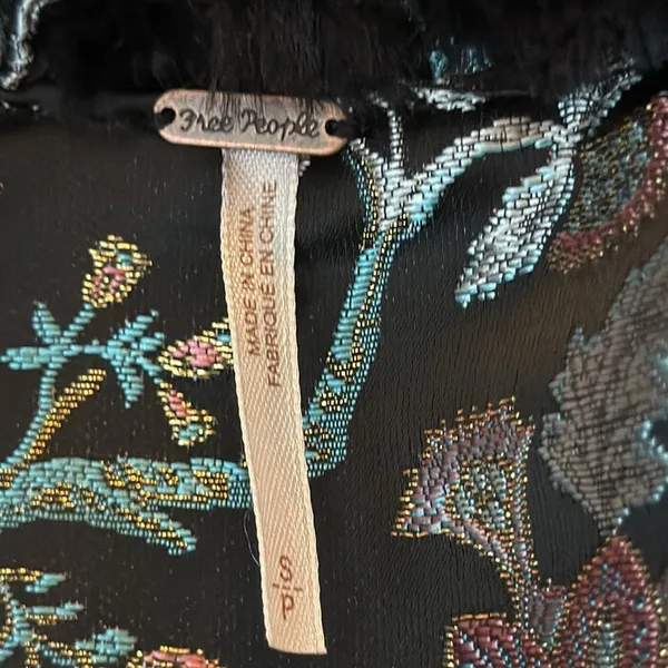 Free People Black Faux Fur Floral Brocade Trim Lined Boho Hippie Tie Front Vest - Image 4
