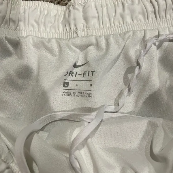 Womens large Nike athletic running shorts - Image 6