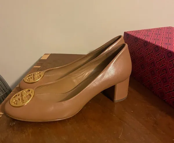 Tory Burch Chelsea Pump  - Image 3