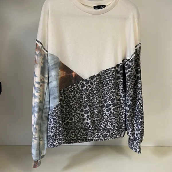 New Rae Mode lightweight sweater large - Image 2