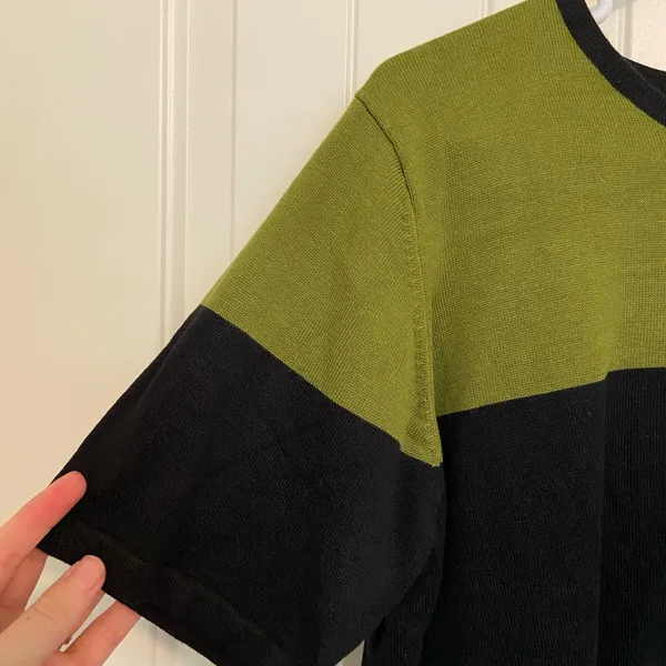 EUC Dress Barn women’s‎ dual colored olive green black crewneck sweater large - Image 2