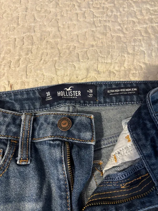 Hollister Mom High-Rise Jeans 3R - Image 2