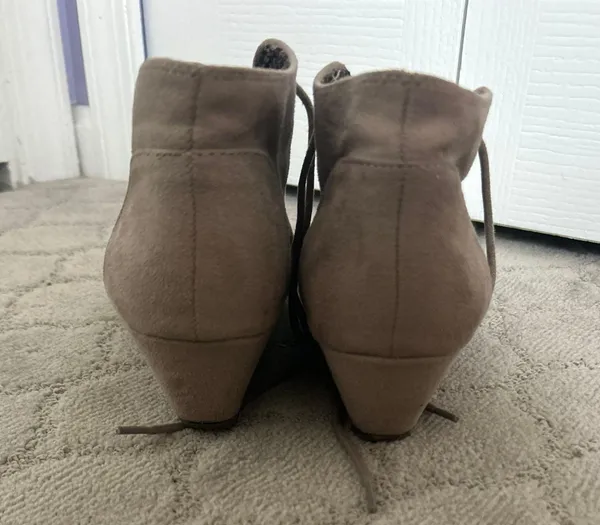 Mini Bootie Wedges Gray Size 8.5 - Image 4