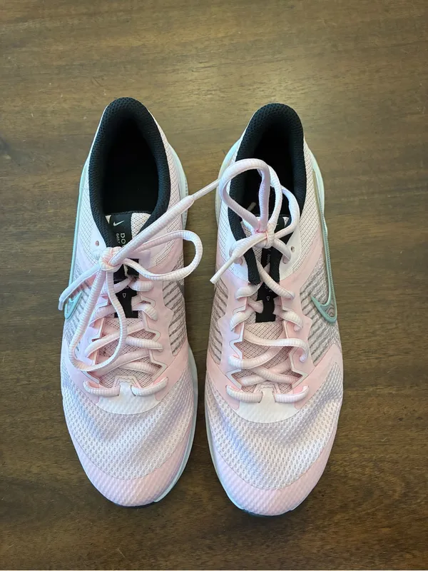 Nike Downshifter 11 Pink Foam/Silver Sneakers Girl's 6Y Women’s 7.5 Shoes New - Image 2